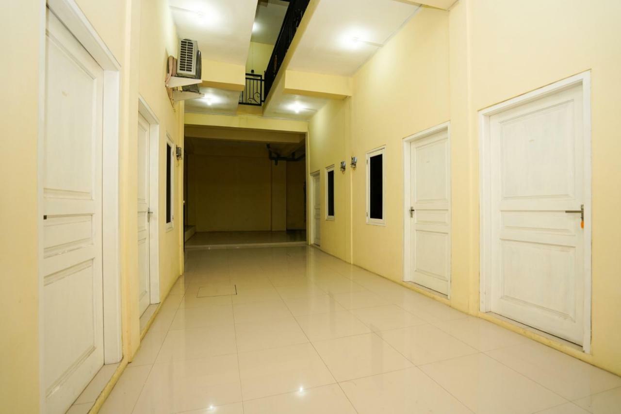 Oyo 998 La'Ana Residence Surabaya Exterior photo
